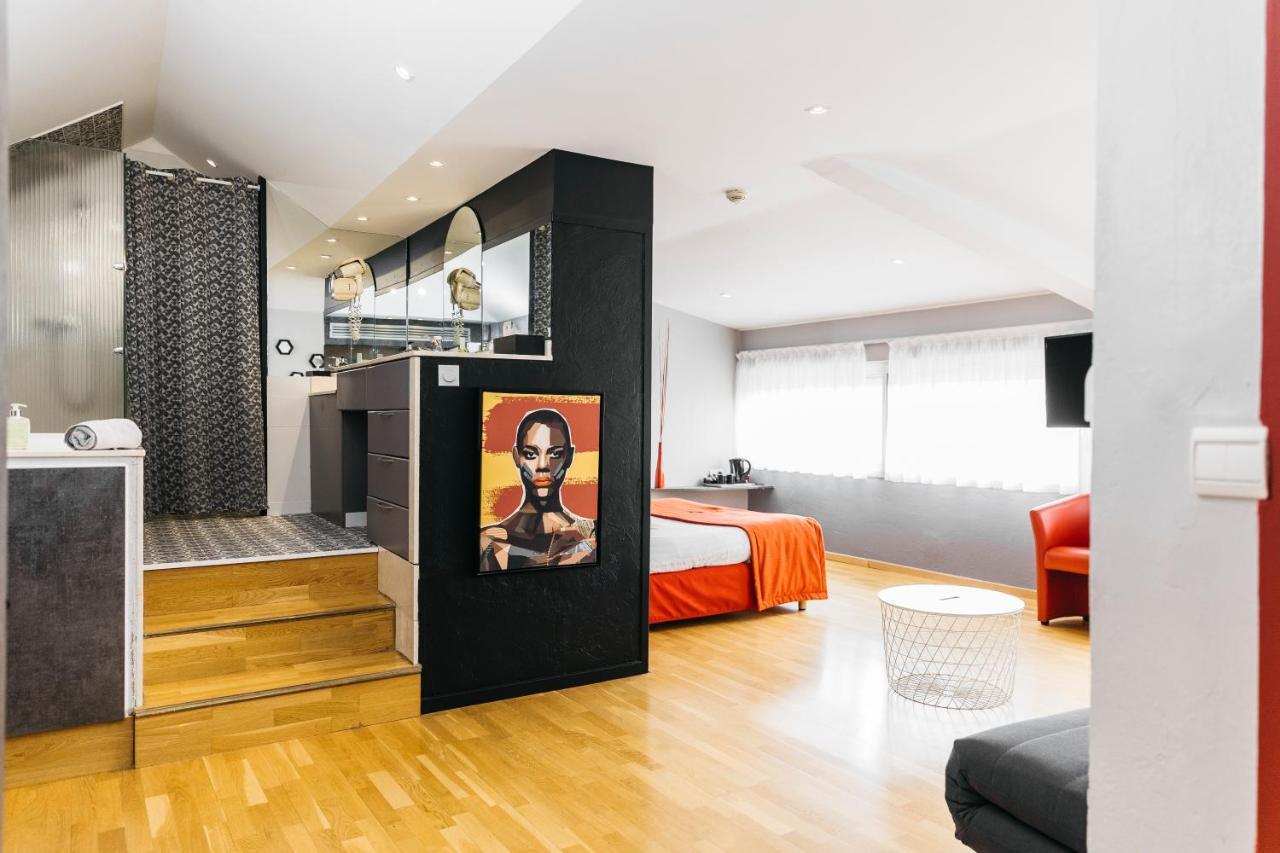 Le Carre D'Alethius Logis Hotel Restaurant Charmes-sur-Rhone 외부 사진