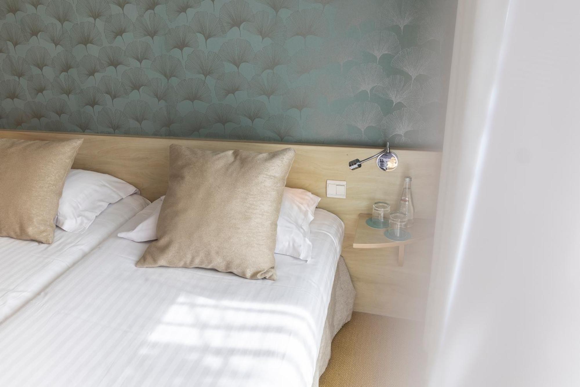 Le Carre D'Alethius Logis Hotel Restaurant Charmes-sur-Rhone 외부 사진