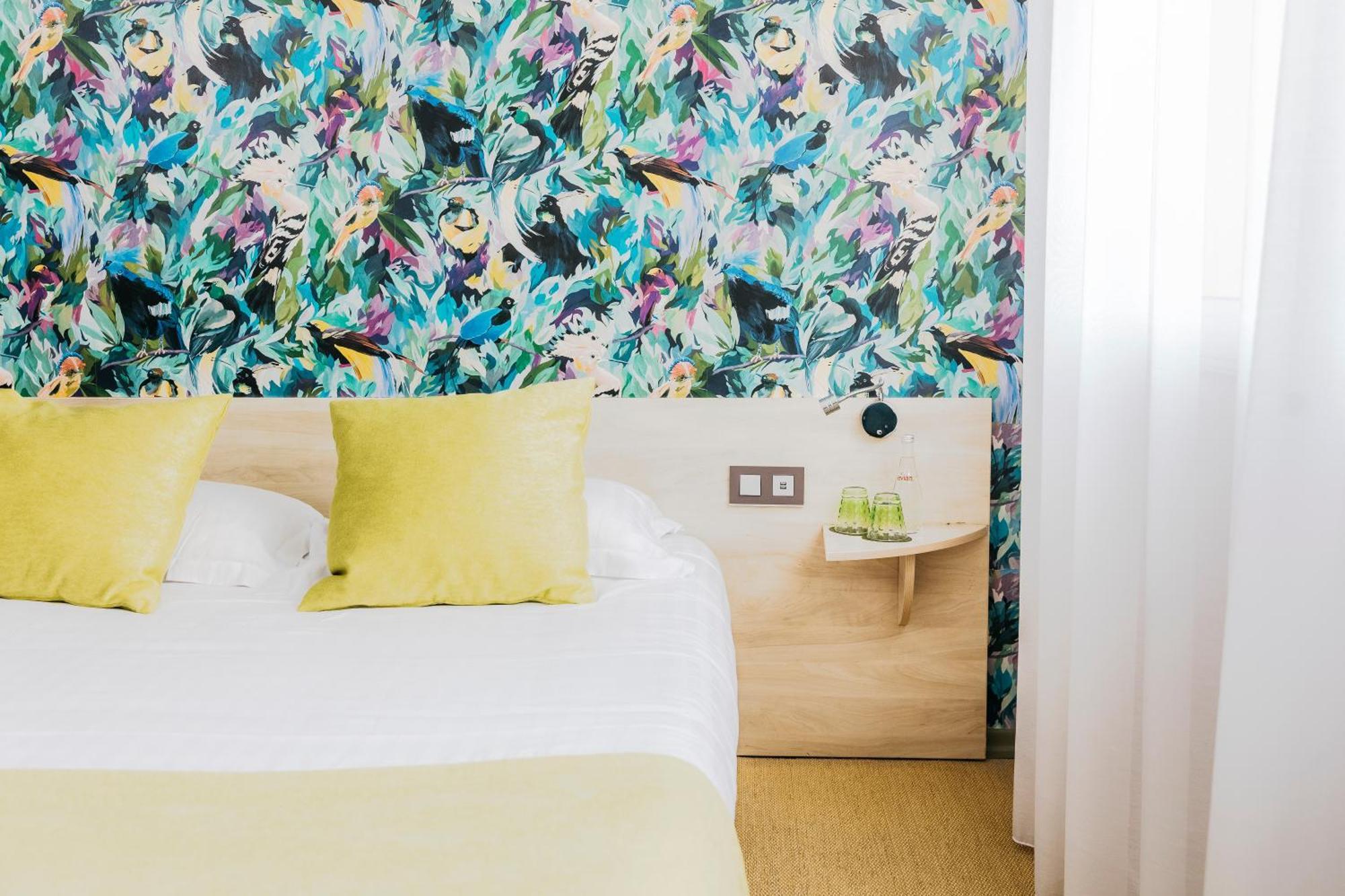 Le Carre D'Alethius Logis Hotel Restaurant Charmes-sur-Rhone 외부 사진