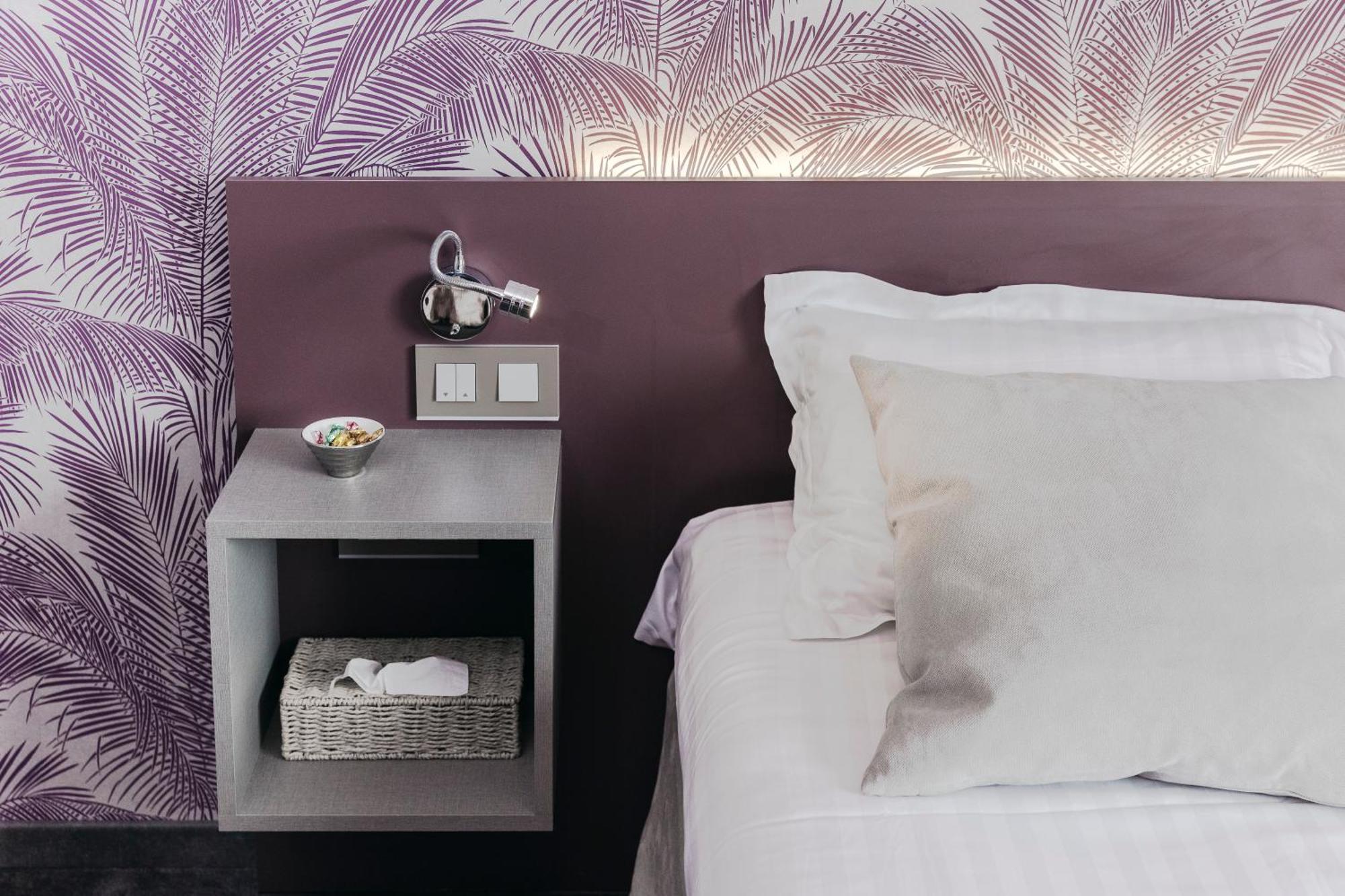 Le Carre D'Alethius Logis Hotel Restaurant Charmes-sur-Rhone 외부 사진