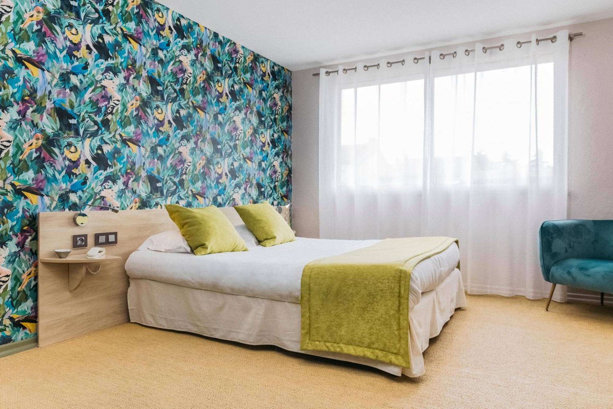 Le Carre D'Alethius Logis Hotel Restaurant Charmes-sur-Rhone 외부 사진