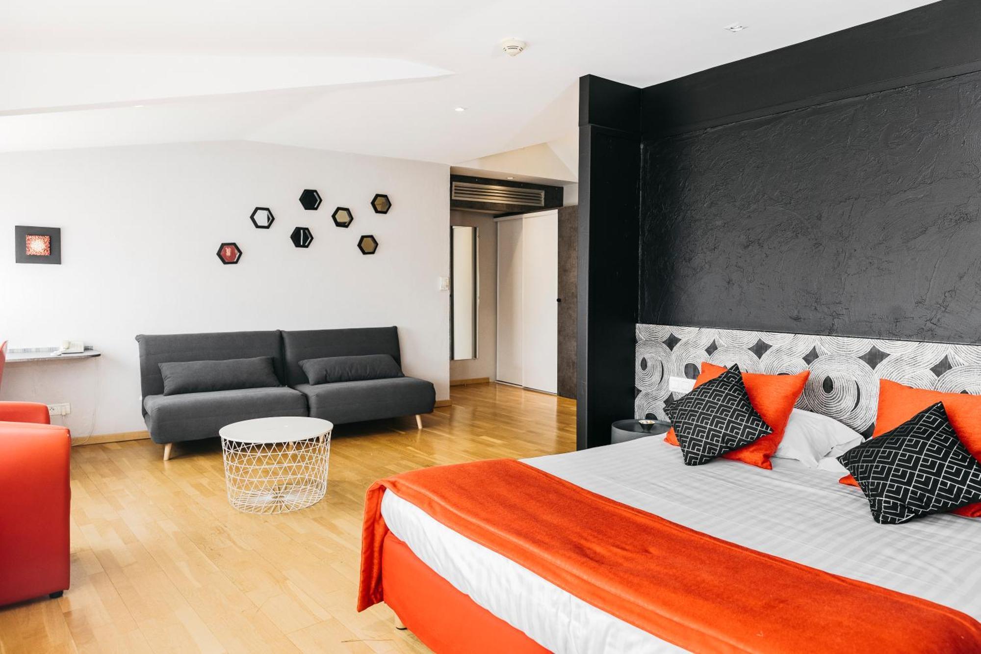 Le Carre D'Alethius Logis Hotel Restaurant Charmes-sur-Rhone 외부 사진