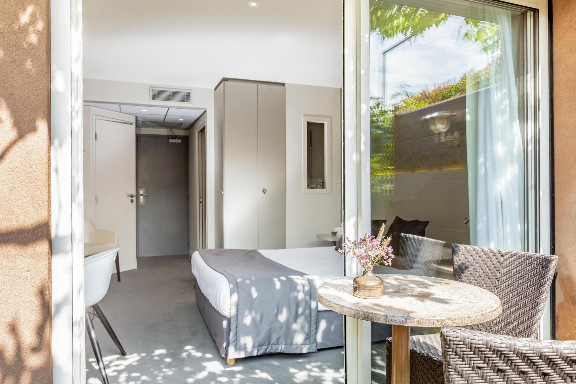Le Carre D'Alethius Logis Hotel Restaurant Charmes-sur-Rhone 외부 사진